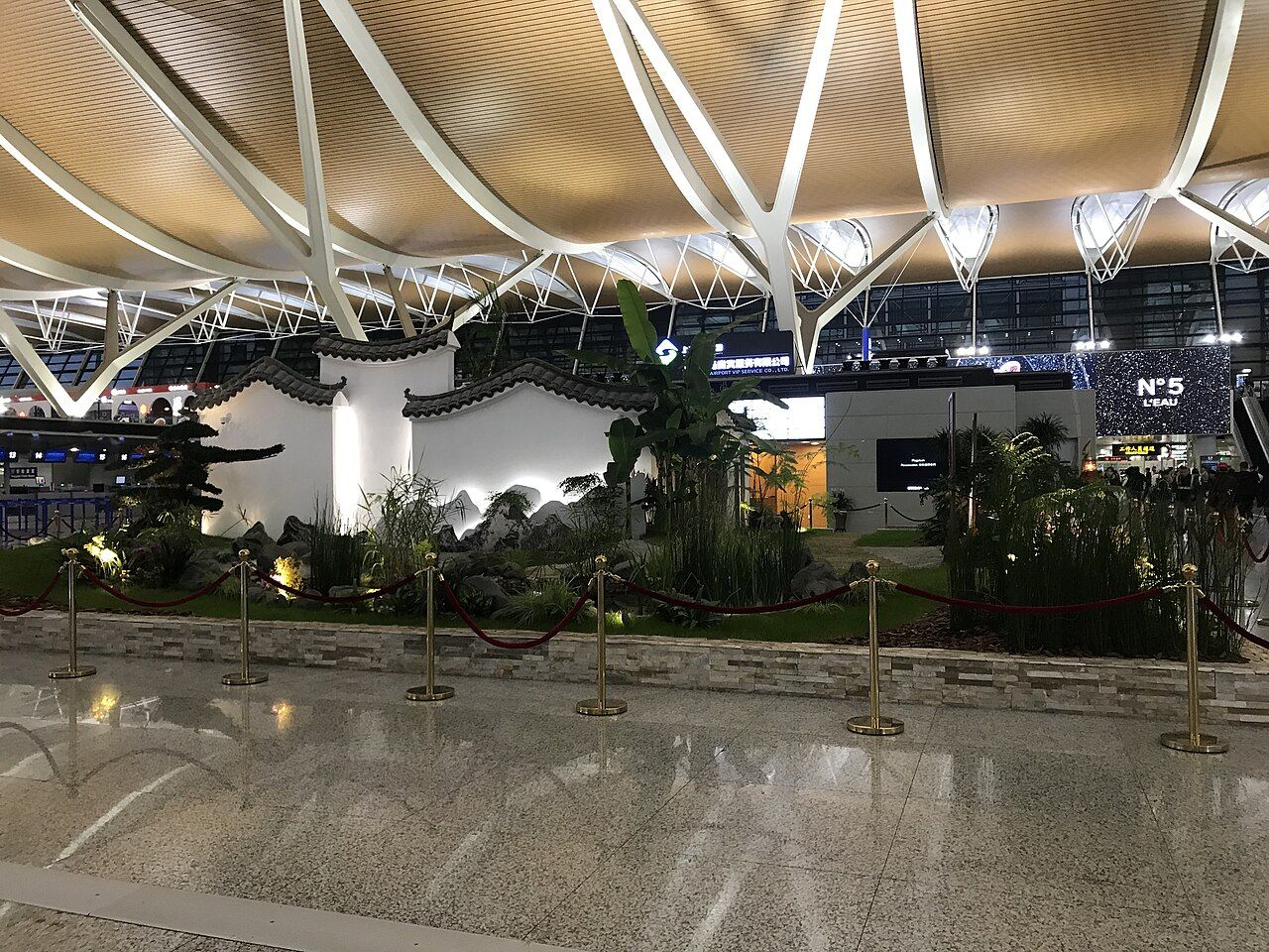 Indoor garden in the Terminal 2 departure hall at Shanghai Pudong International Airport